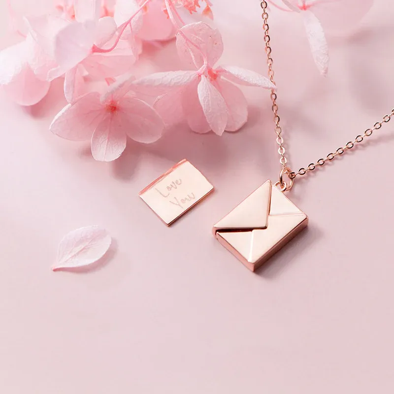 Hot Sale Unique Gift — a delicate pendant necklace with free shipping offer